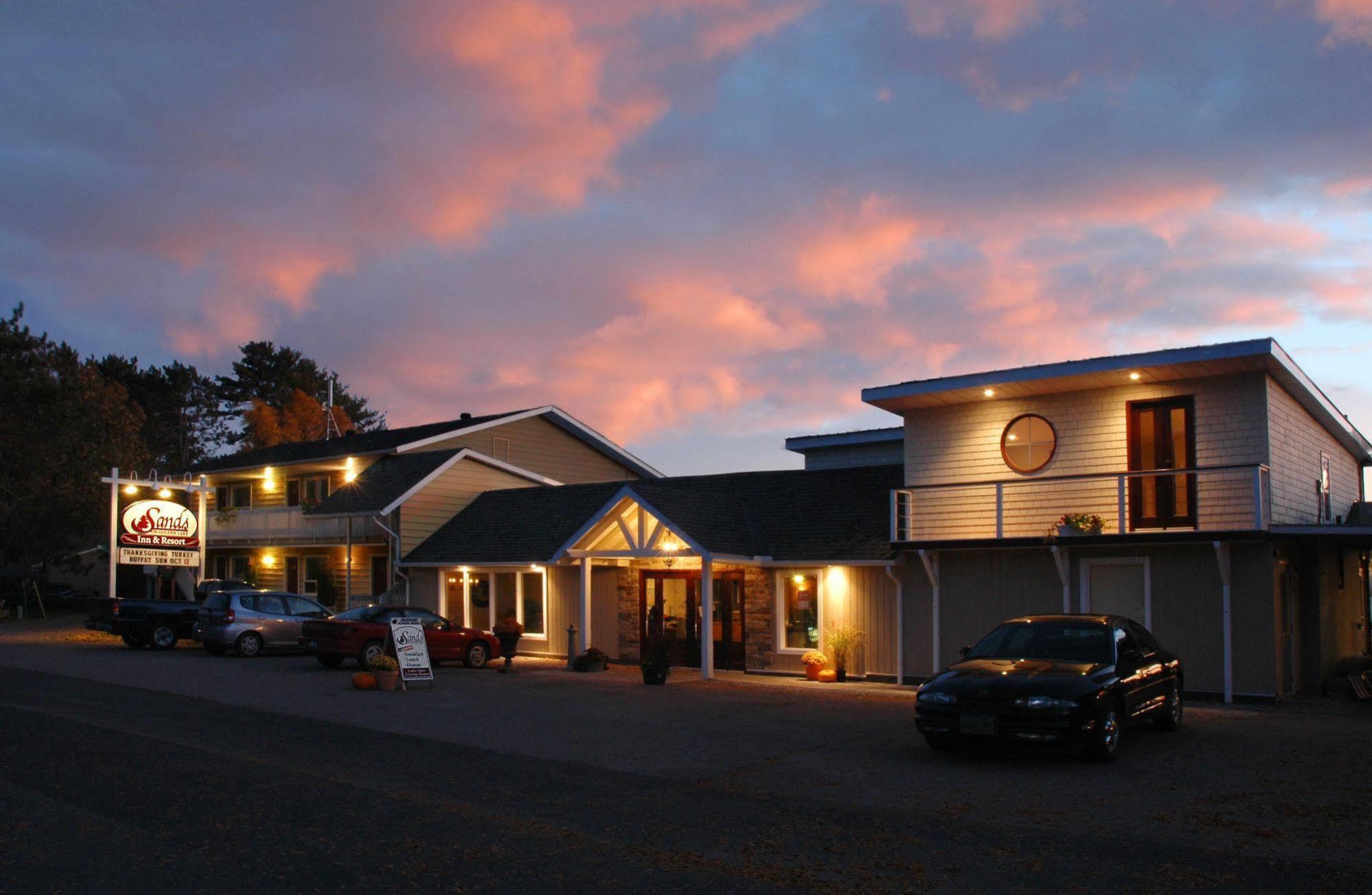 Sands On Golden Lake Hotel Exterior photo