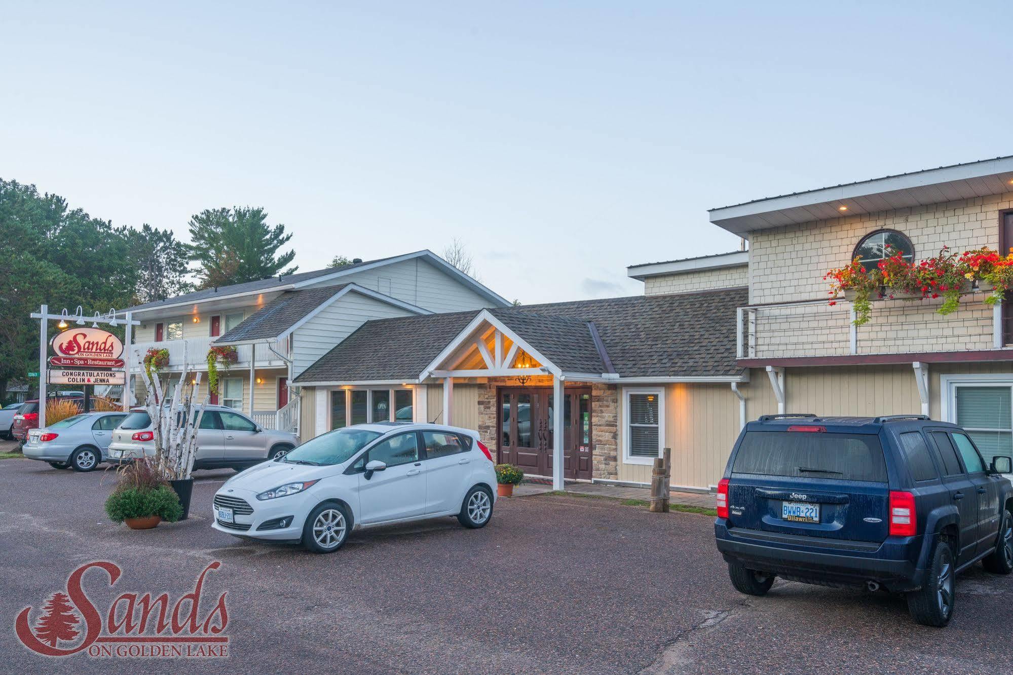 Sands On Golden Lake Hotel Exterior photo